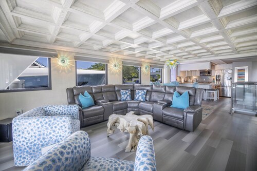 84 'YACHT DE LUXE - ONCE DANS DES VACANCES A VIE - 4 CHAMBRES À COUCHER - 2. 5 BAINS 4 CHAMBRES