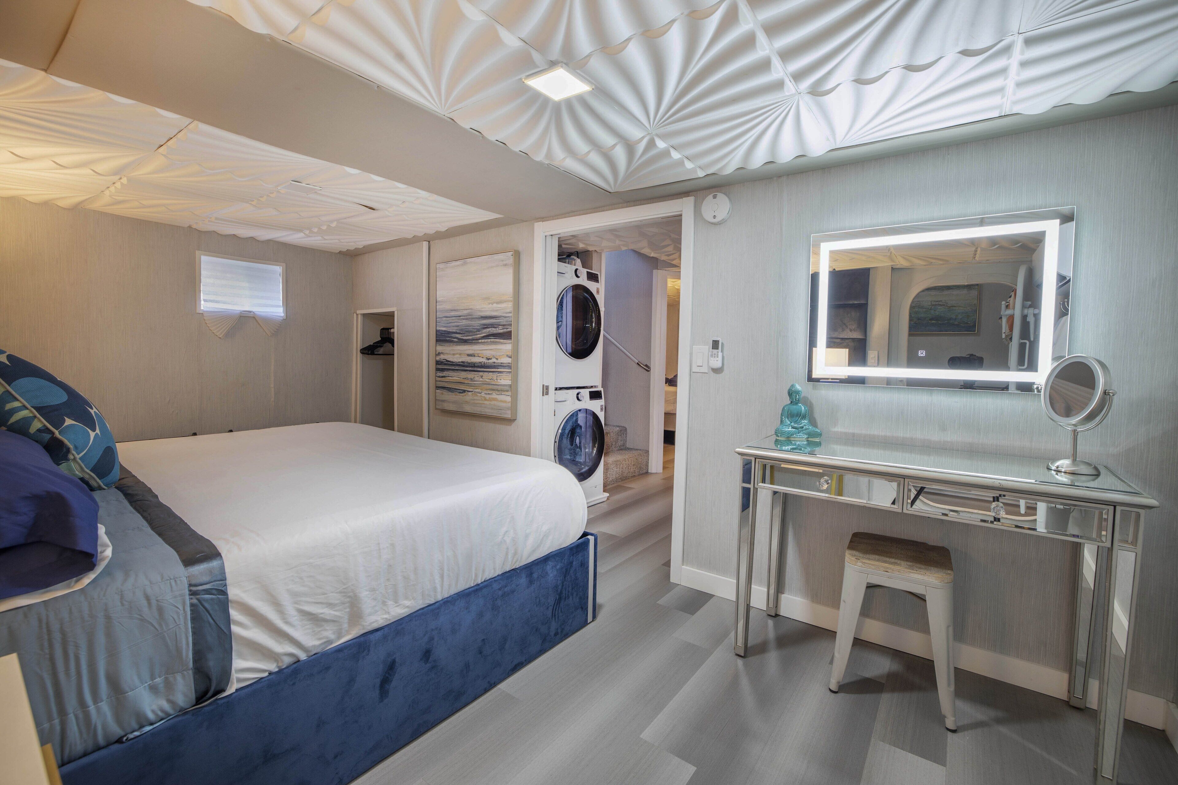 4 makuuhuonetta, silitysrauta/-lauta, ilmainen Wi-Fi, vuodevaatteet