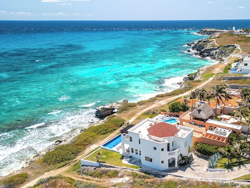 Atemberaubende, neue, einzigartige Immobilie an der Karibikfront in Punta Sur.  Wie auf HGTV gesehen!