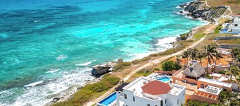 Superbe, nouvelle propriété unique aux Antilles à Punta Sur.  Comme vu sur HGTV!