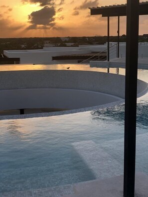 Appartement Deluxe, 1 très grand lit | Piscine