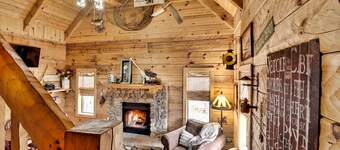 Nieuw 2020 !! "Reel Life" White River Cabin. Aan de rivier, gemakkelijke toegang, geweldig uitzicht