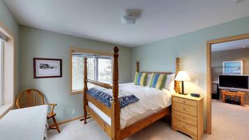 House, Multiple Beds (Mountain View Tahoe Donner Family Get) | 5 bedrooms, premium bedding