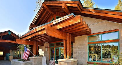 Mountain View Tahoe Donner Family Getaway