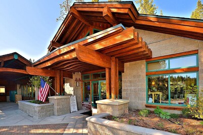 Mountain View Tahoe Donner Family Getaway