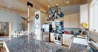 Mountain View Tahoe Donner Family Getaway