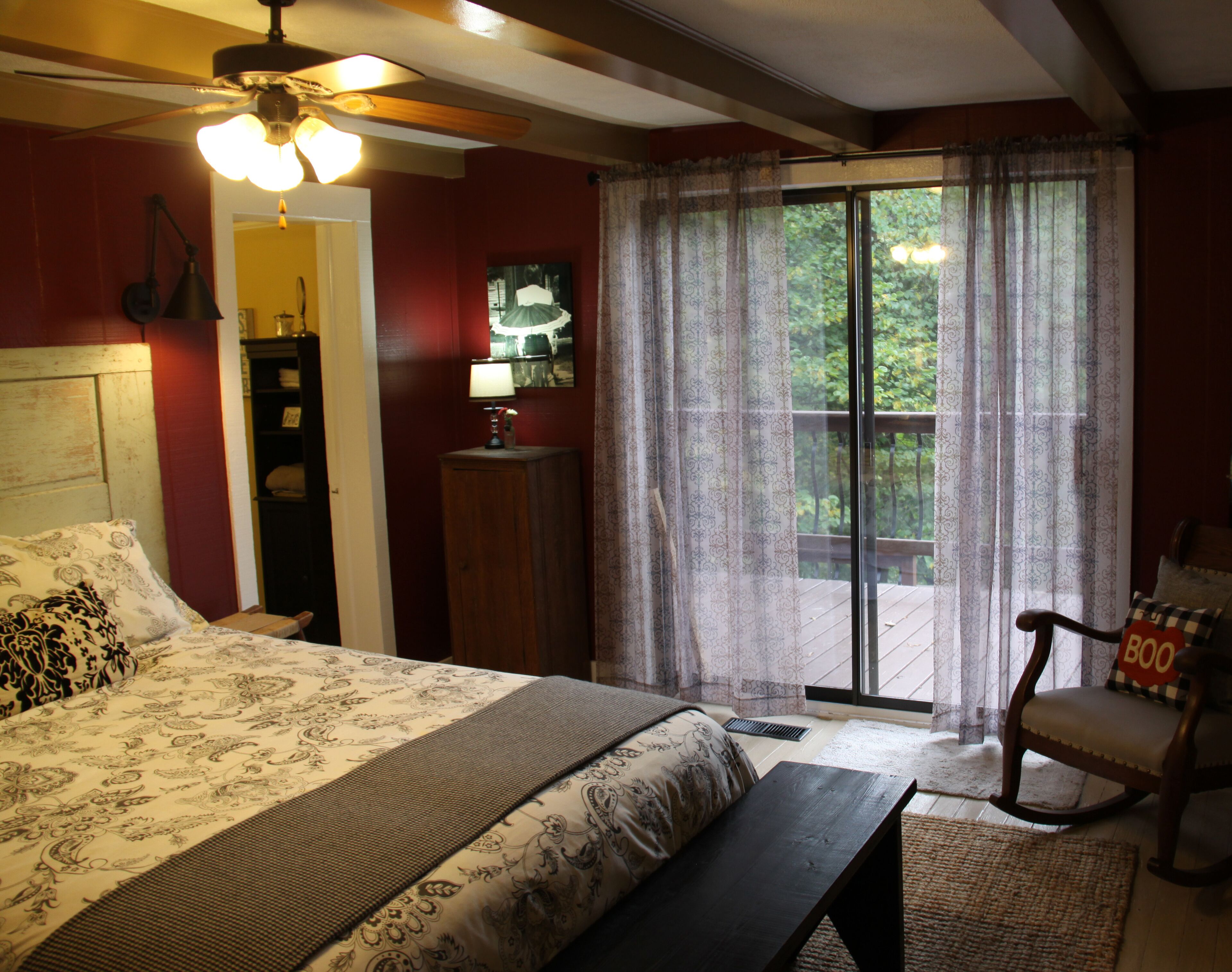 Eagles Rise Cabin on Sugar Creek with hot tub