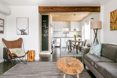 Joshua Tree Forest Bungalow - Views & Hot Tub