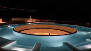 Penthouse Deluxe, 1 très grand lit | Piscine