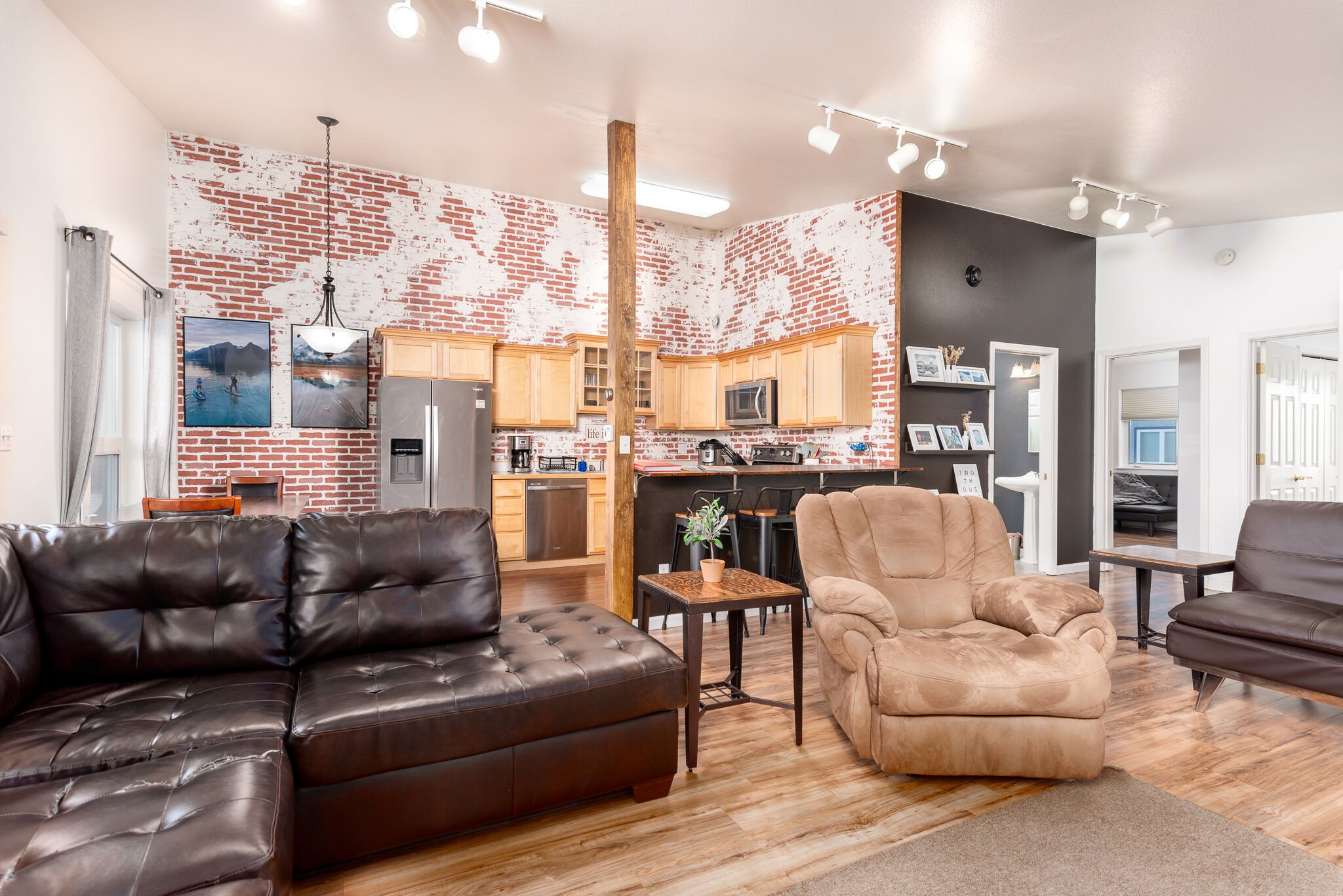 Sauna - Heated Garage - Great Location - Mountain Views - Quiet Neighborhood 