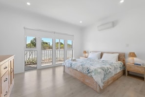 6 bedrooms, iron/ironing board, WiFi