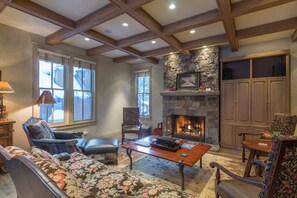 House, 5 Bedrooms | Living room - 211 A South OAK - Luxury Home, Downtown Telluride, Great Location, Steps Away From the Gondola! (Telluride)