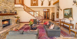 Ferienhaus, 5 Schlafzimmer | Wohnzimmer | 42-Zoll-Flachbildfernseher mit Kabelempfang, Fernseher