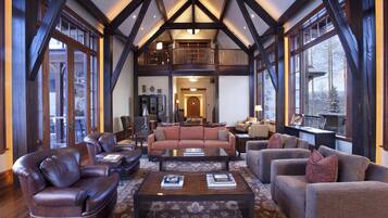 House, Multiple Beds | Living room | 42-inch flat-screen TV with cable channels, TV