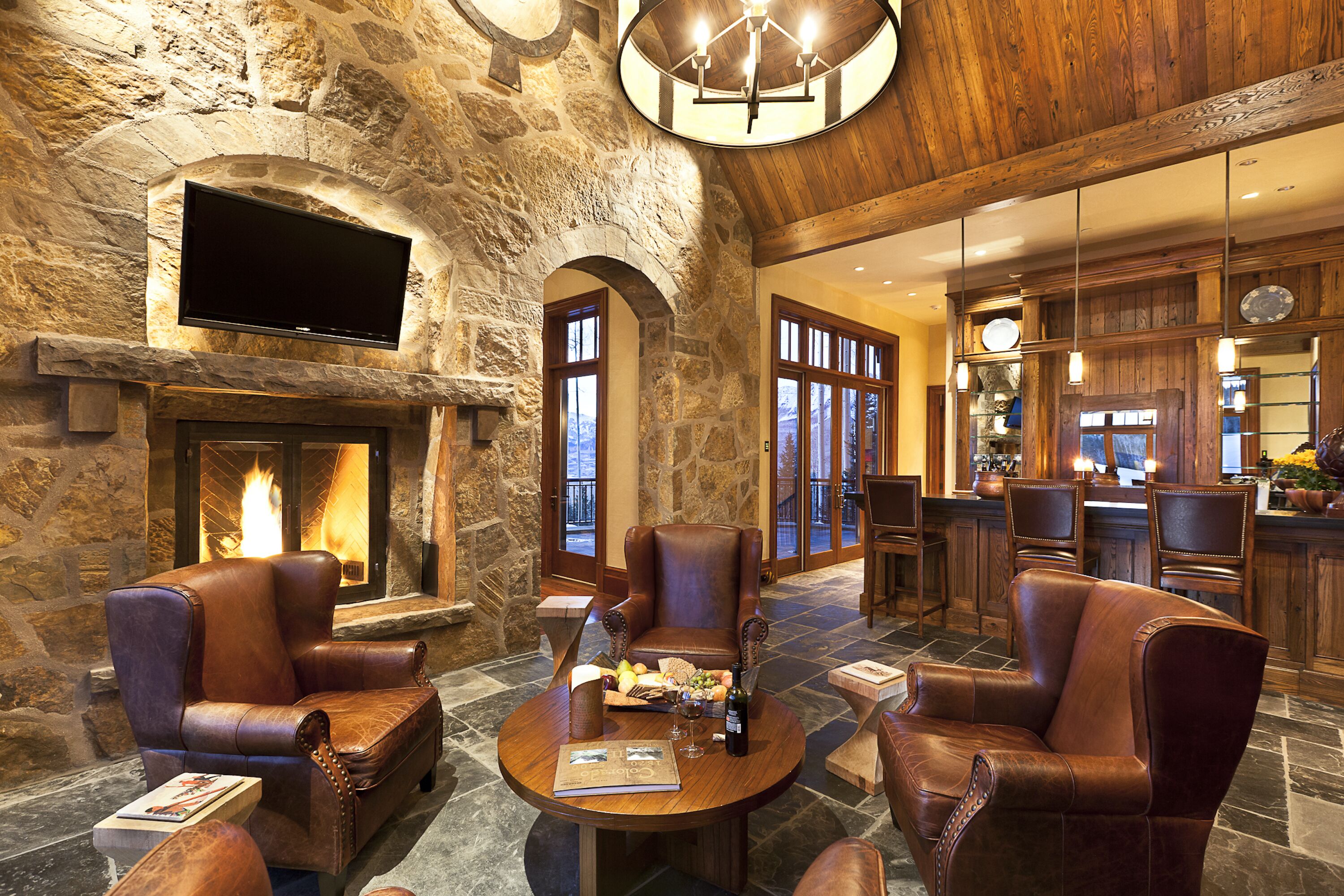 House, Multiple Beds | Living room | 42-inch flat-screen TV with cable channels, TV