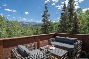 Casa, 6 habitaciones | Balcón