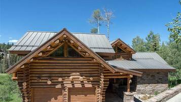 House, Multiple Beds (SLOPESIDE LODGE) | Exterior