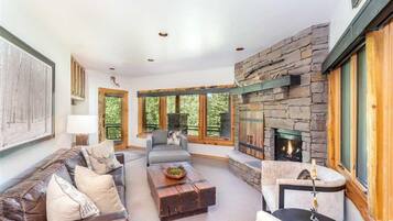 House, Multiple Beds (SLOPESIDE LODGE) | Living room | Flat-screen TV, fireplace