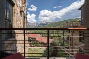 Apartment, Multiple Beds (CASSIDY RIDGE C301- FAWNS LEAP) | Balcony