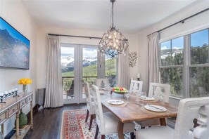 Apartment, Multiple Beds (CASSIDY RIDGE C301- FAWNS LEAP) | Private kitchen | Fridge, microwave, stovetop, dishwasher