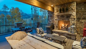 Unclassified image, 4 of 25, button - Petra Domus by Exceptional Stays (Telluride)