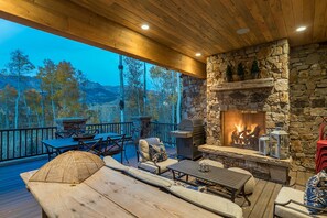 BBQ/picnic Area - Petra Domus by Exceptional Stays (Telluride)