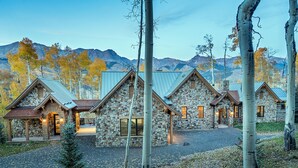 Unclassified image, 5 of 25, button - Petra Domus by Exceptional Stays (Telluride)