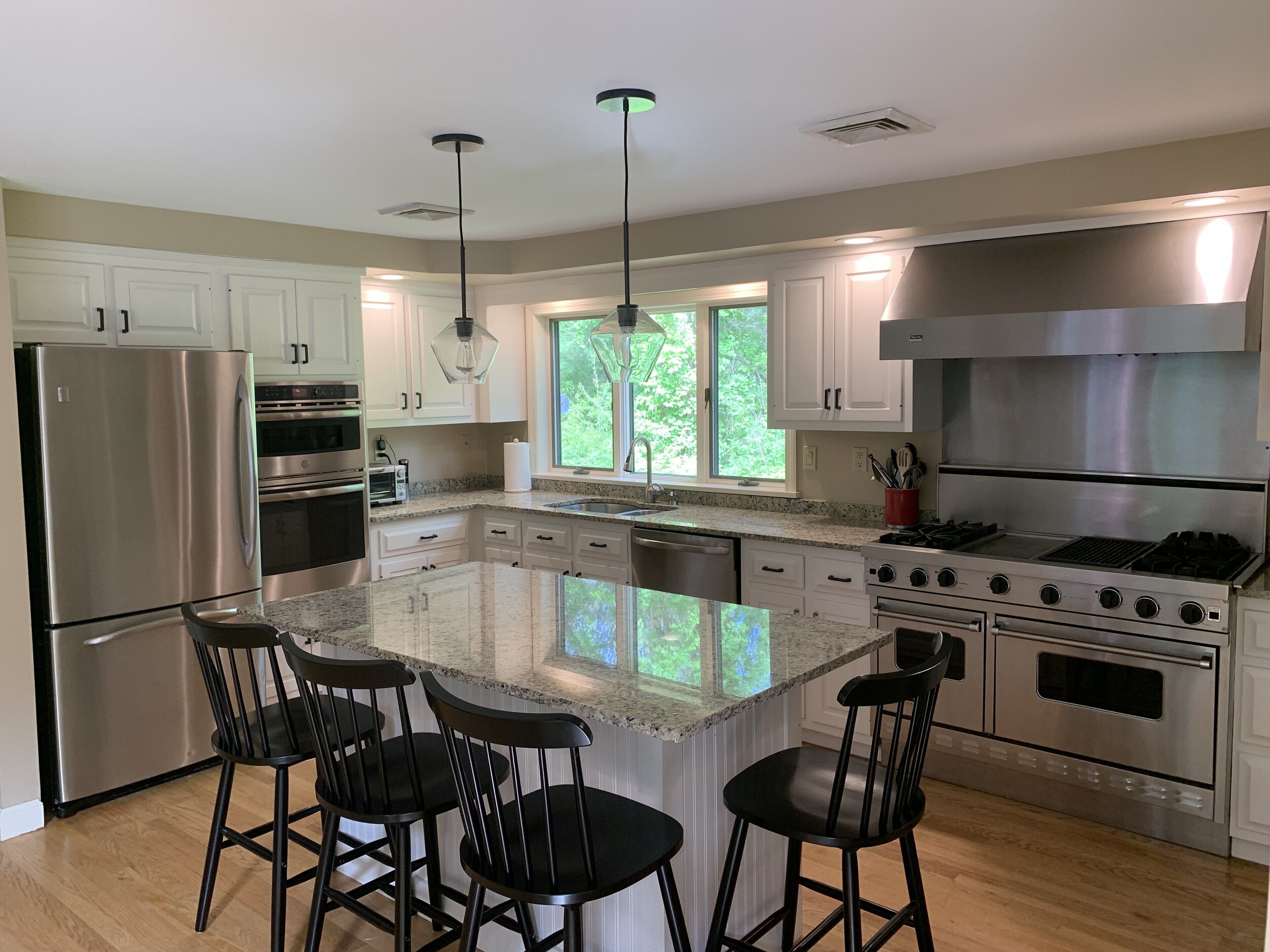 Large New Seabury Home with Heated Pool and Hot Tub