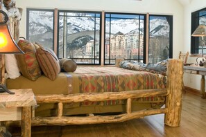 4 عدّة غرف نوم وأغطية فراش متميزة وبديكورات فريدة لكل غرفة