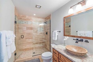 Bathroom - Riverside B02 (Telluride)