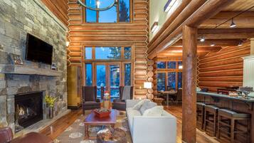 Townhome, 4 Bedrooms | Living room | 42-inch flat-screen TV with digital channels, TV, table tennis