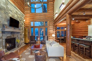 Townhome, 4 Bedrooms | Living room | 42-inch flat-screen TV with digital channels, TV, table tennis