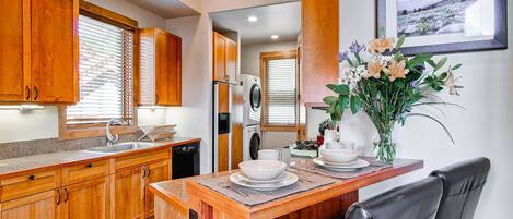 公寓式客房, 多张床 (TERRACES 502) | 私人厨房 | 冰箱、微波炉、炉灶、洗碗机