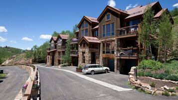 Condo, 2 Bedrooms | Exterior