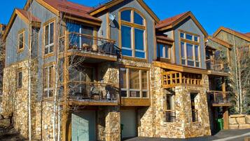 Condo, 2 Bedrooms | Exterior