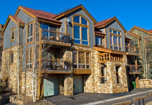 Terraces 101 by Exceptional Stays