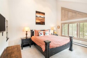 Apartment, Multiple Beds (VILLAGE CREEK 8 - Slopeside Condo, Mo) | 3 bedrooms, premium bedding - Village Creek 8 (Telluride)