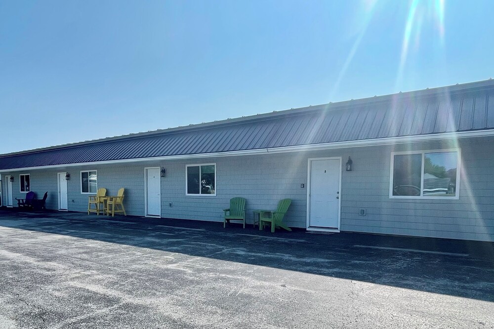 Our Boatyard Loft and Suites Unit A