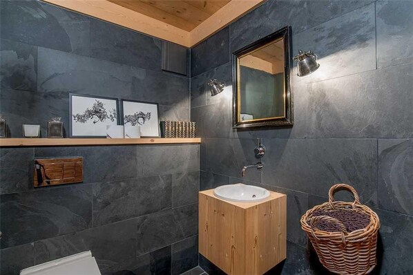 Villa, Multiple Beds (Chalet Isabel Penthouse) | Bathroom