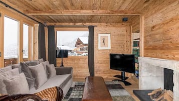 Villa, Berbilang Katil (Chalet Isabel Penthouse) | Ruang tamu | TV, pendiangan