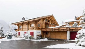 Vila, várias camas (Chalet Isabel Garden Residence) | Fachada