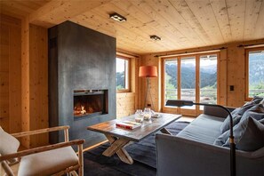 Villa, Mehrere Betten (Chalet Isabel Garden Residence) | Wohnzimmer