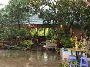 Property grounds - Nam Thanh Homestay - Hostel (Long Ho)