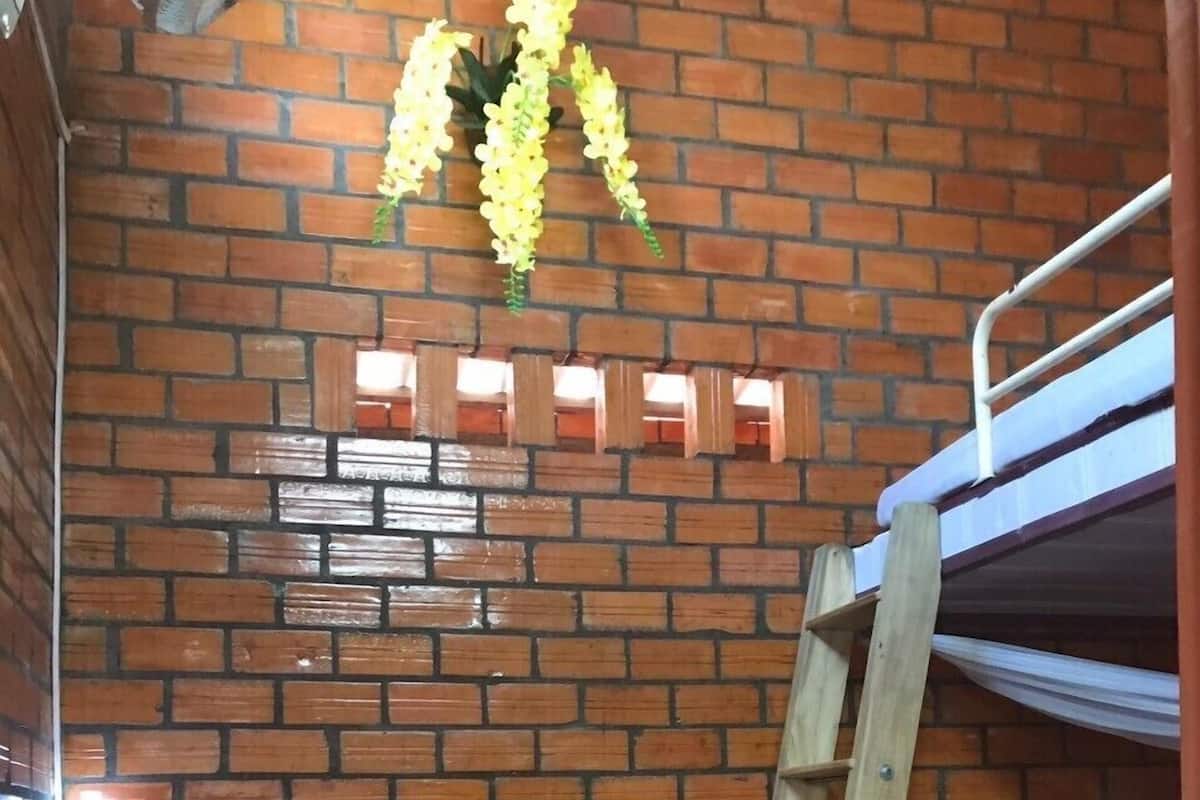 1 Bed in 4-Bed Mixed Dorm | Màn/rèm cản sáng, truy cập Internet không dây miễn phí, bộ trải giường 