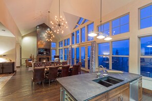 联排别墅, 多张床 (CASSIDY RIDGE A103) | 私人厨房 | 冰箱、微波炉、炉灶、洗碗机