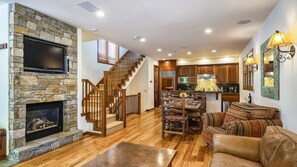 Townhome, Multiple Beds (SOUTH PACIFIC) | Living room | Flat-screen TV, fireplace