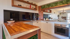 Basic Apartment, 1 Bedroom | Private kitchen - Cabarita Beachfront Apartments (Bogangar)