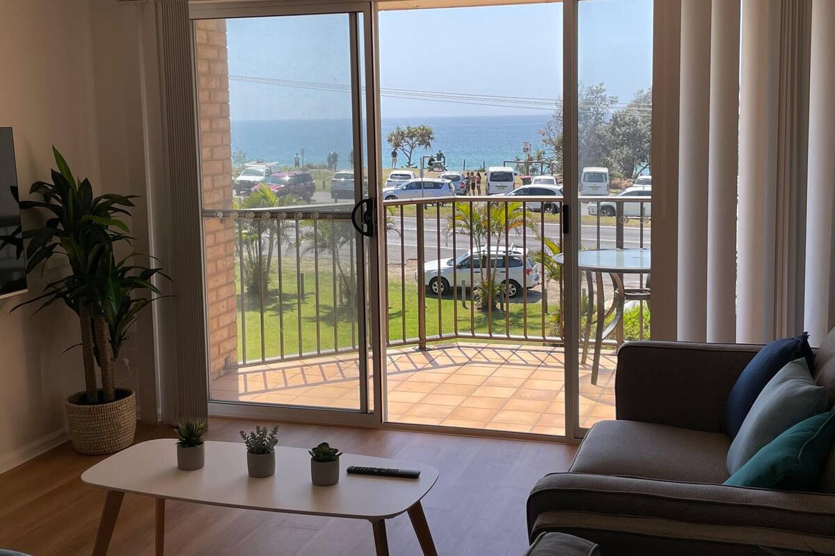 Superior Apartment, 2 Bedrooms, Ocean View | Blackout drapes, iron/ironing board, WiFi (free), individually decorated