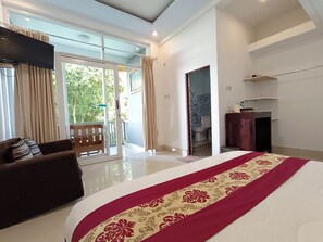 Deluxe Double Room - La Montana (Gobleg)