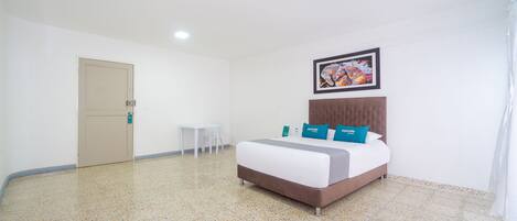 Quartos à prova de som, ferros/tábuas de passar roupa, Wi-Fi de cortesia